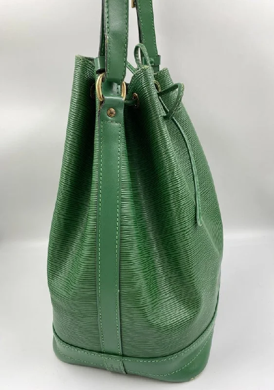 Louis Vuitton bags with a zip - around closure for enhanced securityLouis Vuitton Noé Bag - Green