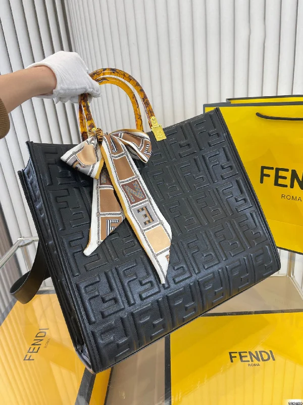 Ladies Fendi Peekaboo bags with gold - toned hardware for a touch of luxuryLuxury Bags Fendi 279