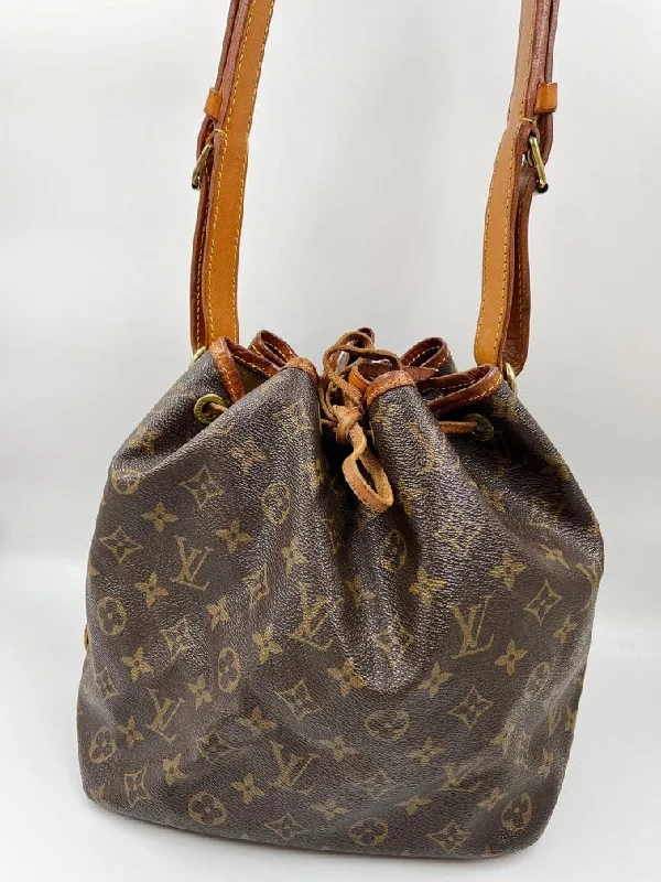 Louis Vuitton bags with a magnetic snap closure for easy accessLouis Vuitton Petit Noé Bag