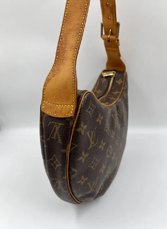 Louis Vuitton bags with a magnetic snap closure for easy accessLouis Vuitton Croissant MM