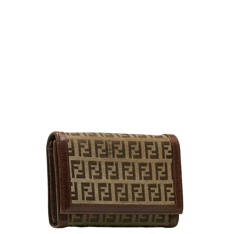 Ladies Fendi Peekaboo bags with a textured leather surface for a more tactile and luxurious feelFENDI Zucca Wallet in Leather Brown 8M0029