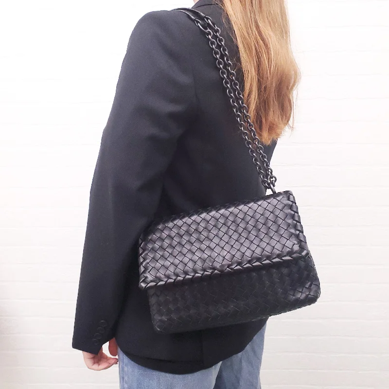 Functional Hermes Roulis Bags with Multiple CompartmentsBOTTEGA VENETA BLACK WOVEN CROSSBODY