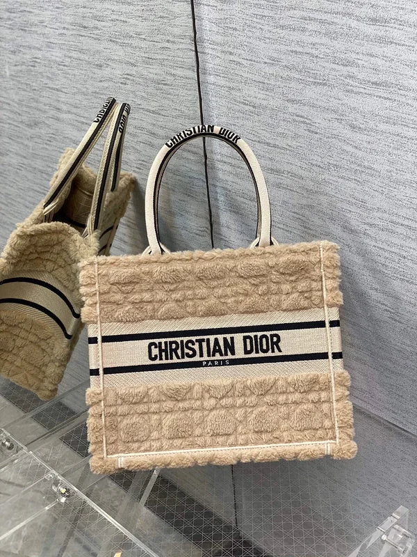 Stylish Christian Dior shoulder bags with a tassel - adorned zipperBC - Dior Bags - 1918