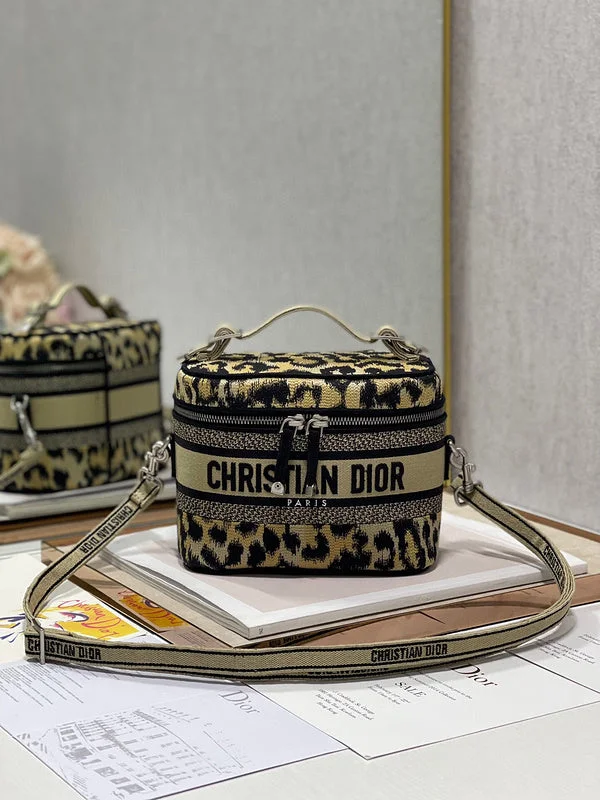 Christian Dior crossbody bags with a front - flap pocket for easy accessBC - Dior Bags - 1922