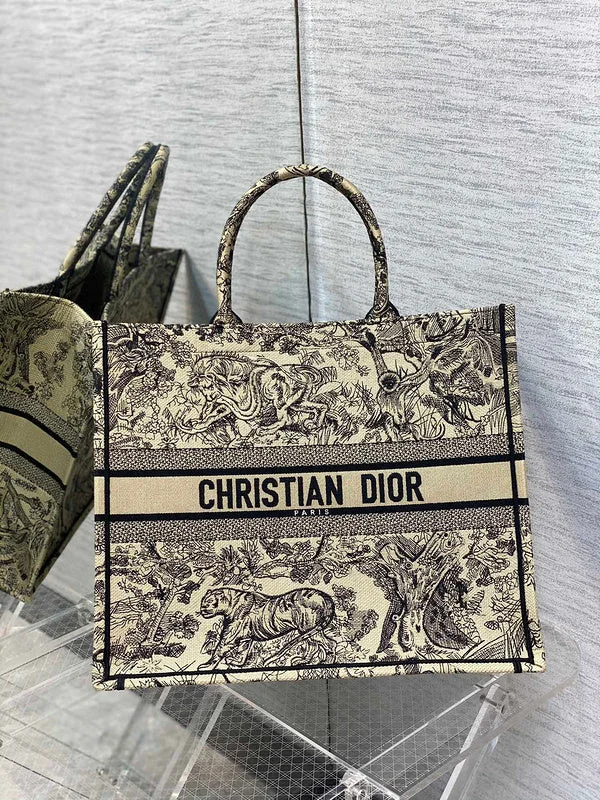 Fashion - forward Christian Dior tote bags for the modern womanChristian Dior Bags - 4559