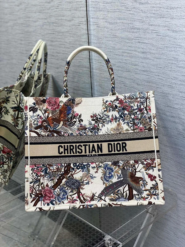 Christian Dior handbags with a detachable mirror for on - the - go touch - upsChristian Dior Bags - 4567