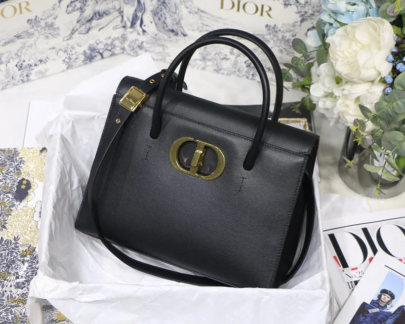 Fashion - forward Christian Dior tote bags for the modern womanChristian Dior Bags - 4613