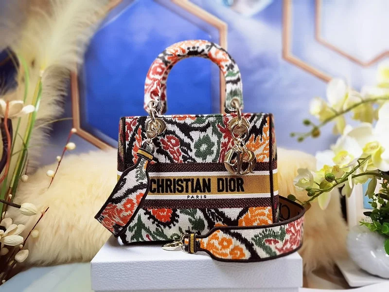 High - fashion Christian Dior bags with a geometric patternChristian Dior Bags - 4641