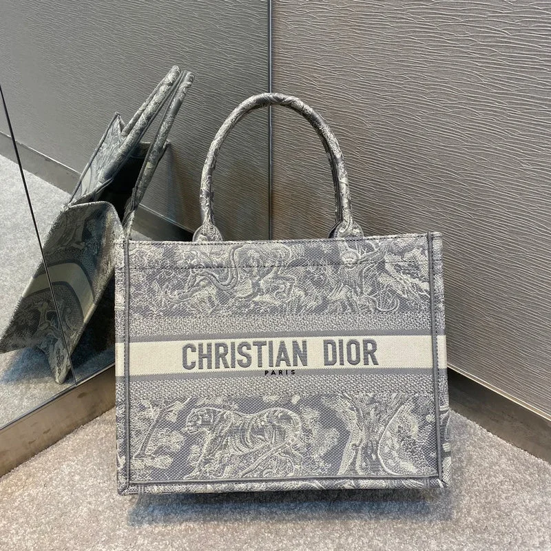 Christian Dior handbags with a detachable mirror for on - the - go touch - upsChristian Dior Bags - 5934