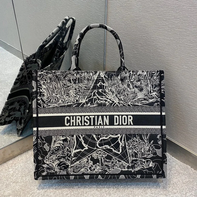 Fashion - forward Christian Dior tote bags for the modern womanChristian Dior Bags - 5940