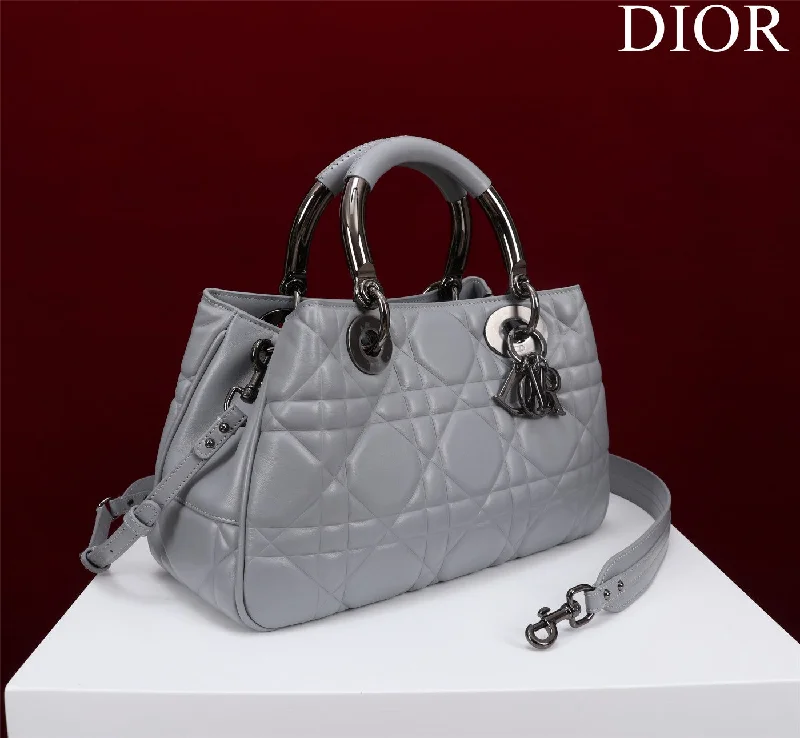 High - fashion Christian Dior bags with a geometric patternChristian Dior - Luxury Bags  206