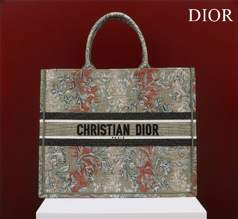 Trendsetting Christian Dior crossbody bags with a colorful strapChristian Dior - Luxury Bags  358