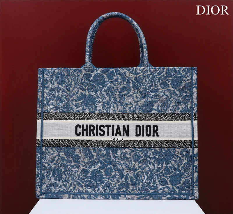 Christian Dior Saddle bags with a studded trim for a bold lookChristian Dior - Luxury Bags  361