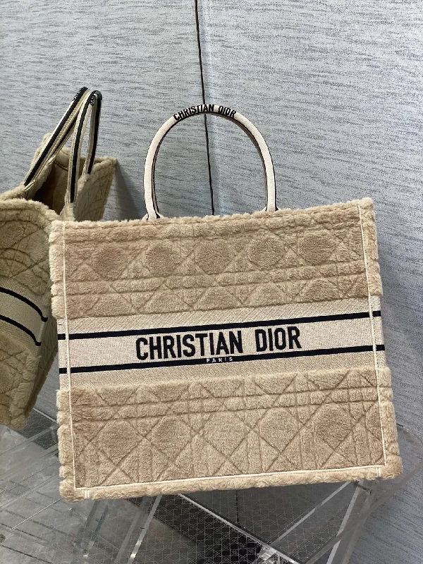 Christian Dior tote bags with a printed Dior logo on the frontChristian Dior - Luxury Bags  362