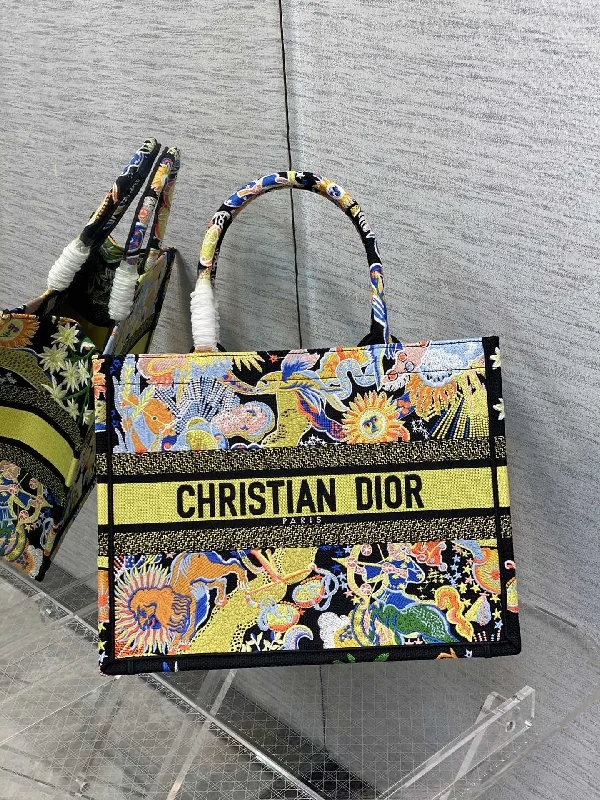 Christian Dior tote bags with a double - handle and shoulder - strap optionChristian Dior - Luxury Bags  367