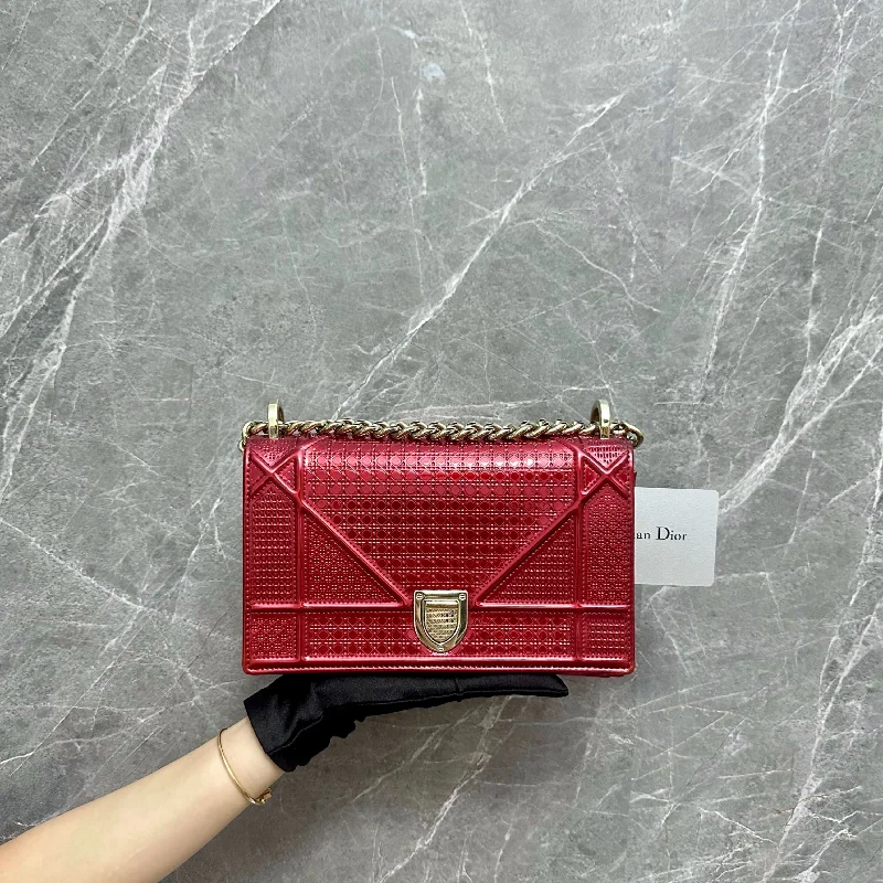 Christian Dior bags with a detachable coin purse insideDiorama Small Ama Micro-Cannage Flap Red Metalic