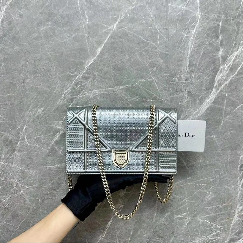 Christian Dior handbags with a snap - button closure and a decorative buckleDiorama WOC Wallet On Chain Silver GHW