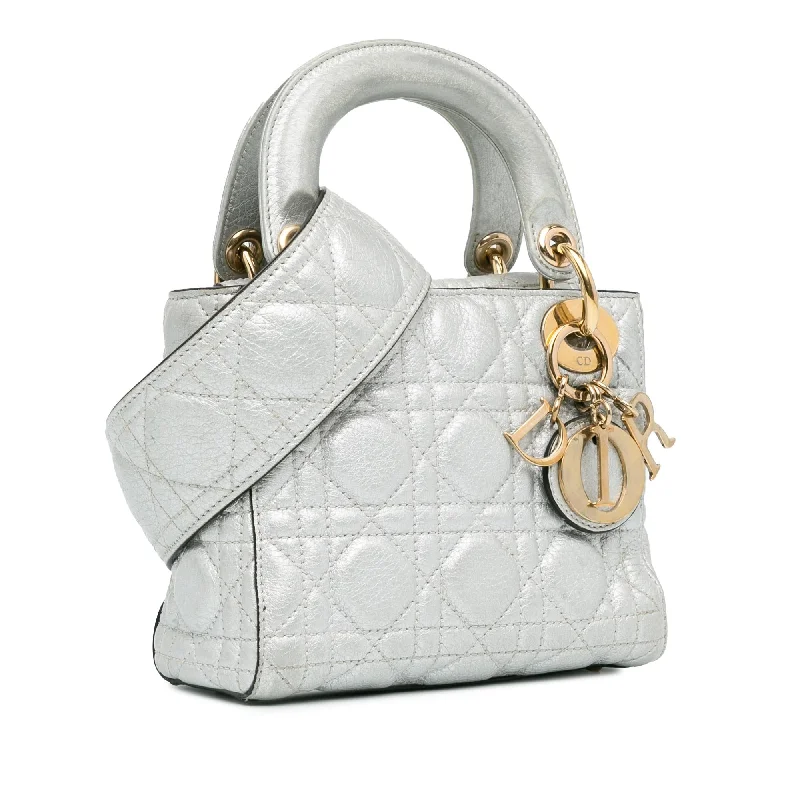 Fashion - forward Christian Dior tote bags for the modern womanDior Mini Lambskin Cannage Lady Dior (VMnf5t)